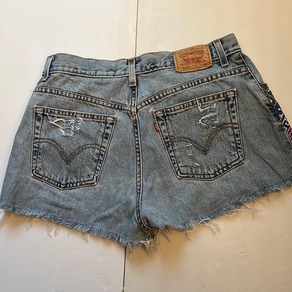Levi’s 550 Classic Relaxed Tapered Cutoff Patterned Shorts Size 12 - Picture 6 of 11